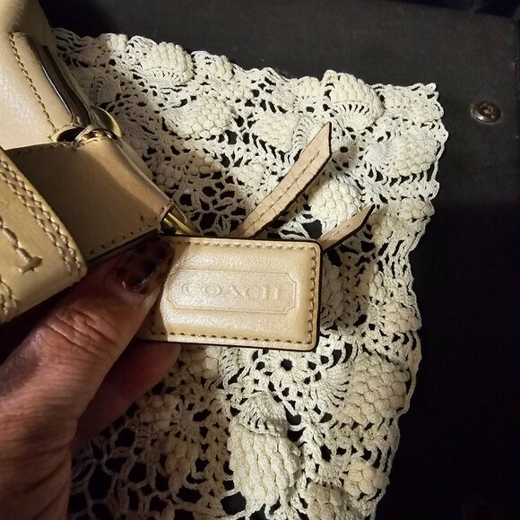 Coach creamy light tan pebble leather handbag - Picture 4 of 7